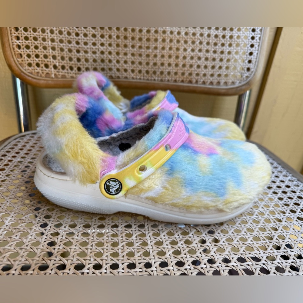 Crocs Classic Fur Sure Tie Dye Clogs size 7